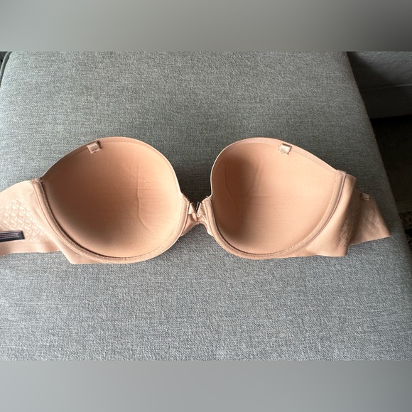 Victoria's Secret Plunge Strapless Bra - Picture 5 of 7